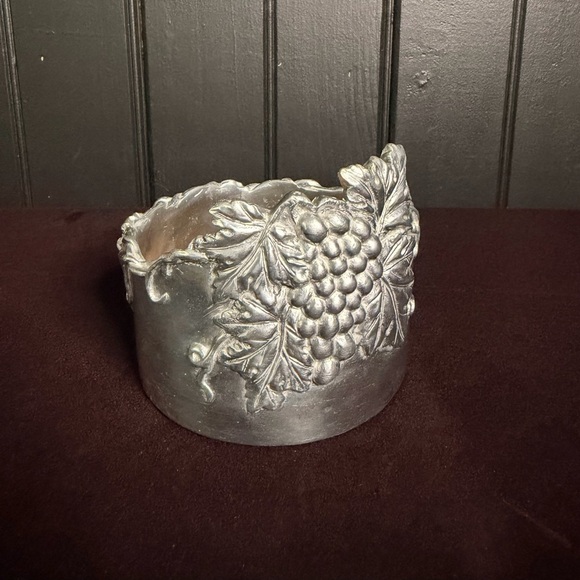 The Unbranded Brand Other - Vintage Ornate Silver Cuff with Leaf and Berry Wine Bottle Coaster